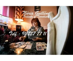 Núria Guillén, mi tarot es preciso, concreto y directo.