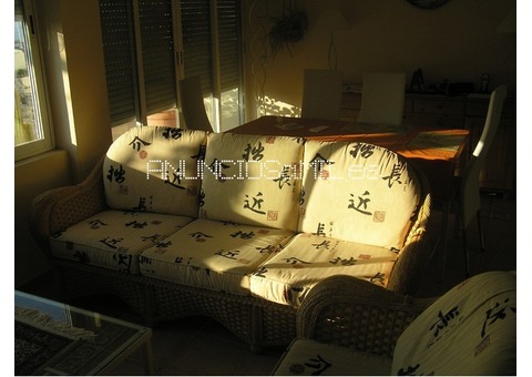 VENDO CONJUNTO SOFA Y SILLONES MIMBRE